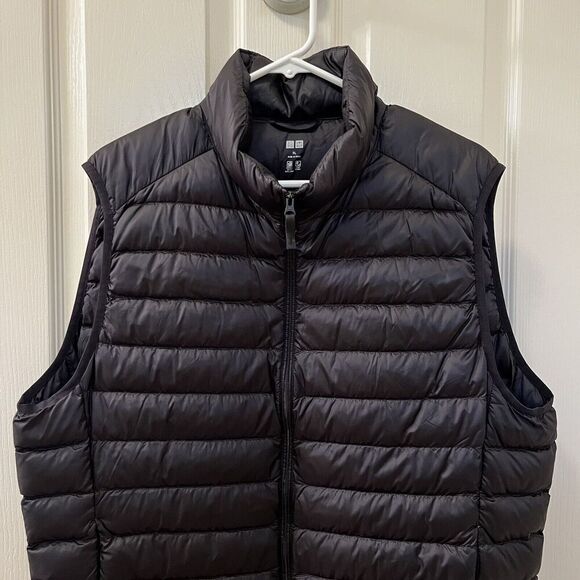 Uniqlo Light Weight Down Puffer Vest Black Water Repellent Men's Size XL - Picture 2 of 10